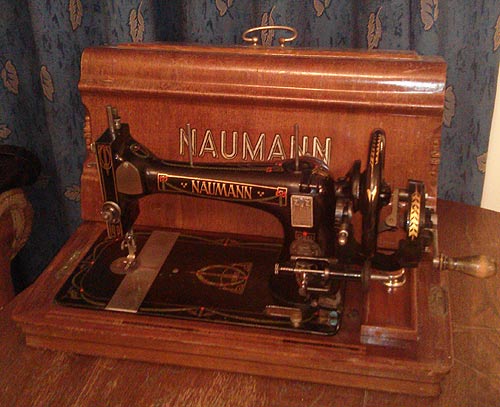 Naumann sewing machine