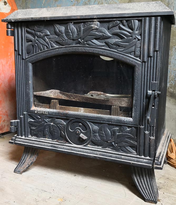 Fireplace chiminea - chimney supra, Fonte
