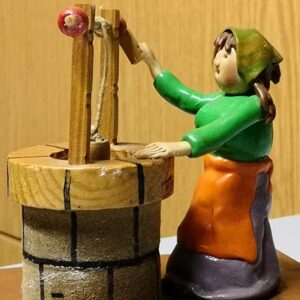 Souvenirs hand-painted modeled statuettes - Image 5