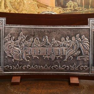 Luxury curved wooden stand - Last Supper in bas-relief on a plate of metal and the Cross on the back - Image 1