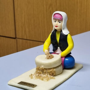 Ceramic folklore statuette - Image 12