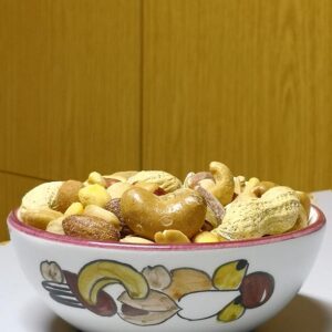 Ceramic crockery bowl for nuts - Image 4