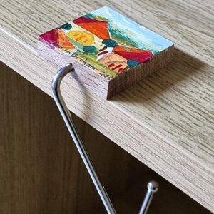 Hook to hang your bag - Image 2