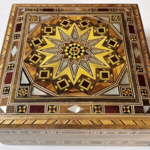 Mosaic and shell box - Image 1