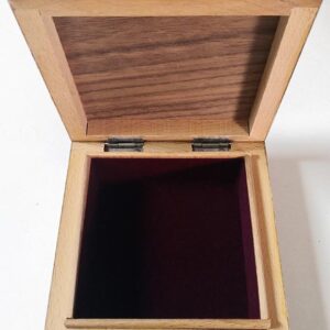 Mosaic and shell box - Image 3