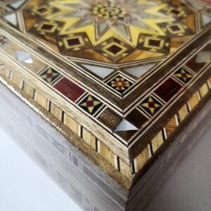 Mosaic and shell box - Image 2