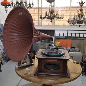Antique tube vintage radios, cabinets etc... - Available on request - Image 11
