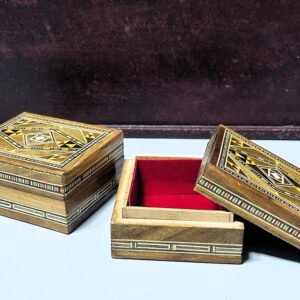 Rectangular wooden arabesque box - Image 1